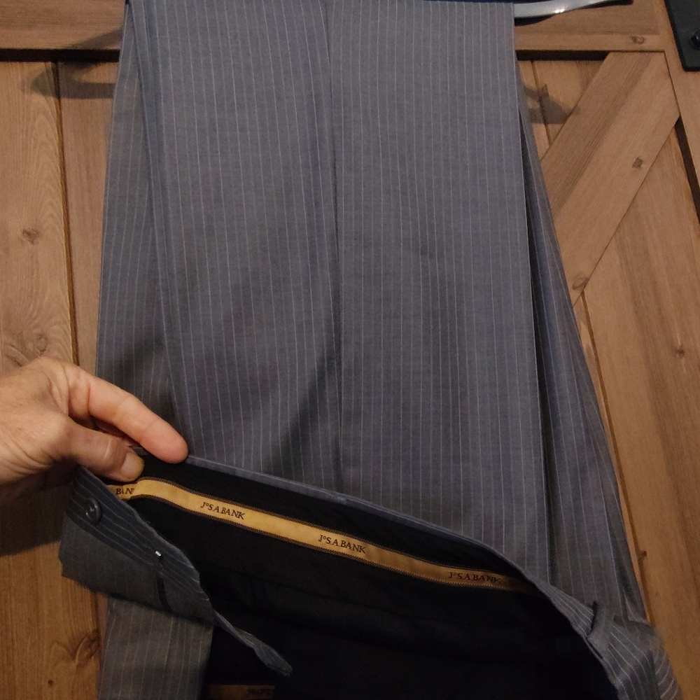 Jos. A. Bank Charcoal Pinstripe Suit (42R) - Picture 5 of 5